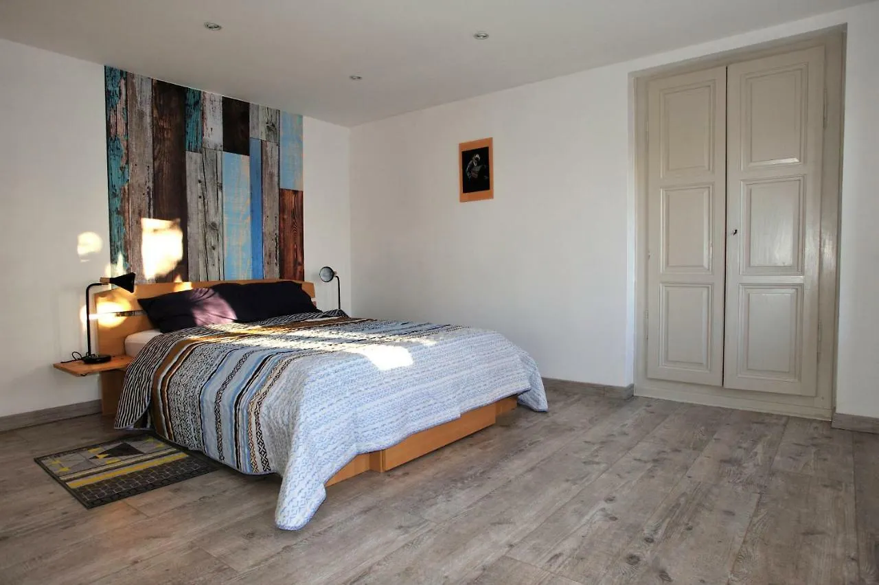 Le 46 Villa Saint-Sauver-la-Sagne 0*,