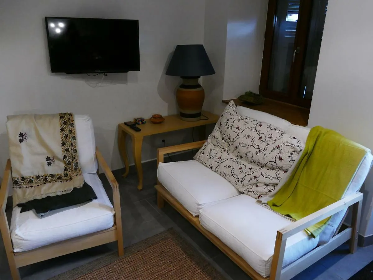 Le 46 Villa Saint-Sauver-la-Sagne 0*,